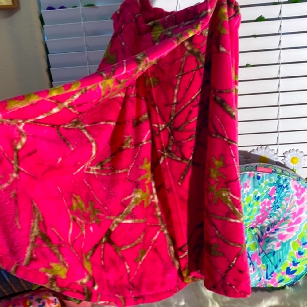 White River mossy oak print on plush pink wrap Velcro robe